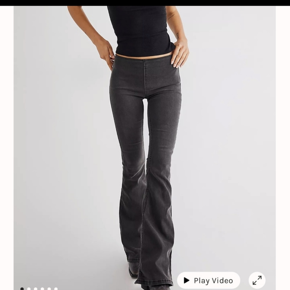 A98 NWD Free People Penny Pull-on Flare Jeans